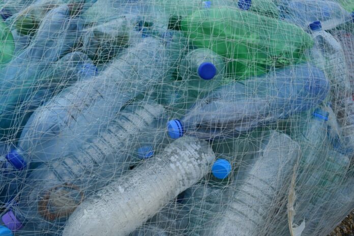 Ustawa o jednorazowych opakowaniach z plastiku coraz bliżej