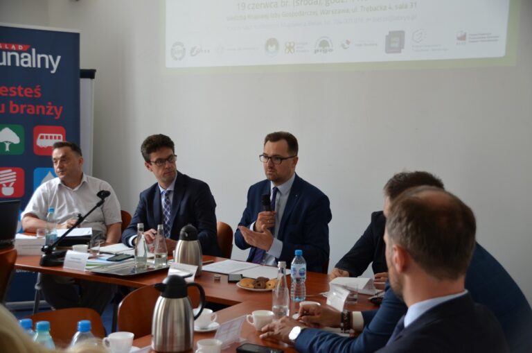ZP EKO-PAK uczestnikiem debaty w KIG, poświęconej odpadom z tworzyw sztucznych